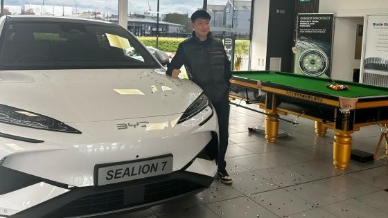 比亚迪海狮07EV护航赵心童夺冠，全球销冠品牌再添星光