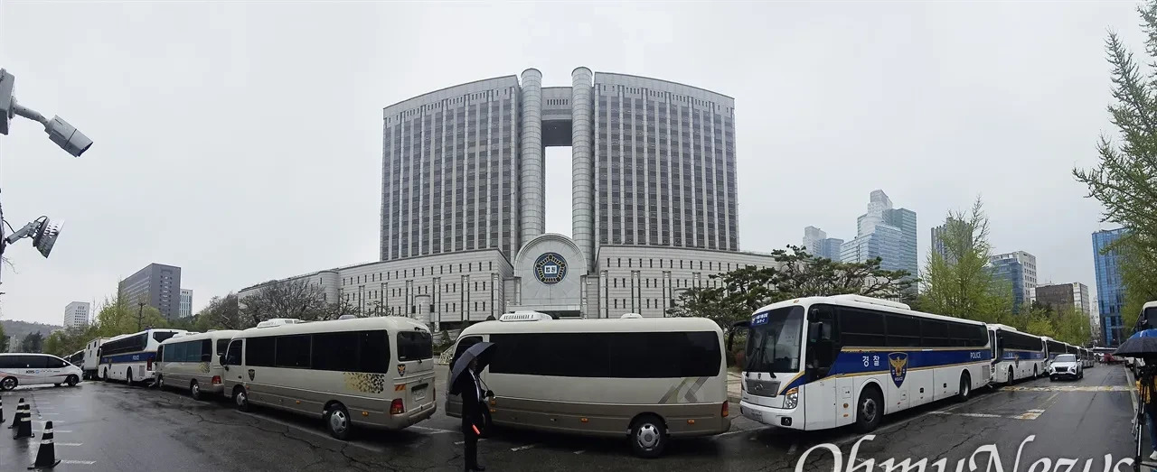 韩国民众吁更换尹锡悦案法官











韩国民众怒了！尹锡悦内乱案二审