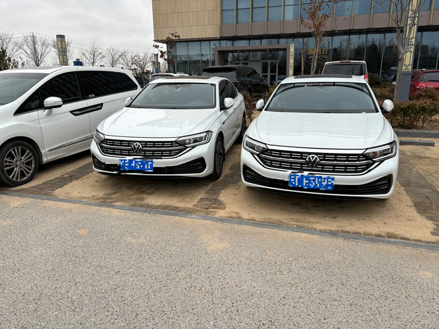 速腾新车主只说缺点
1.胎噪大，城市路跟乡村路都很大，且非常明显。
2.无线ca