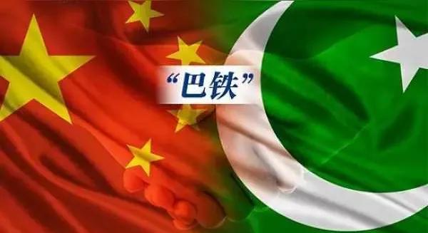 巴基斯坦防长说：和中国是朋友是兄弟
巴基斯坦就像咱们的好兄弟，稳稳地守着我国的西