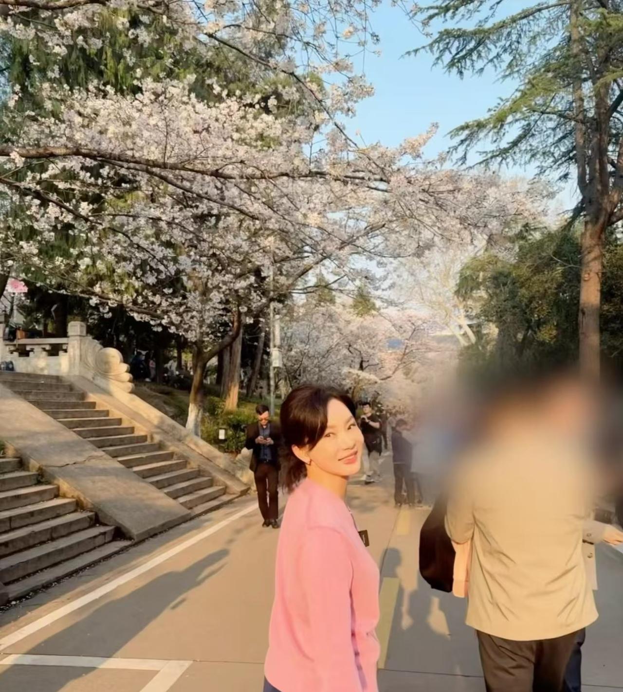 陈数让人意外的4个地方，最后一个特别招人喜欢。
一：陈数的男闺蜜居然是比她大6岁