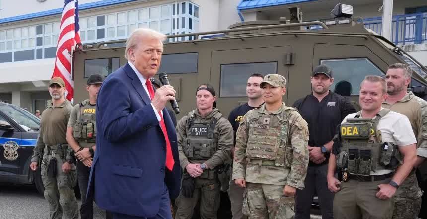 街头巡视鸽了，特朗普进了一个警局：华盛顿治安得全国推广

据美国有线电视新闻