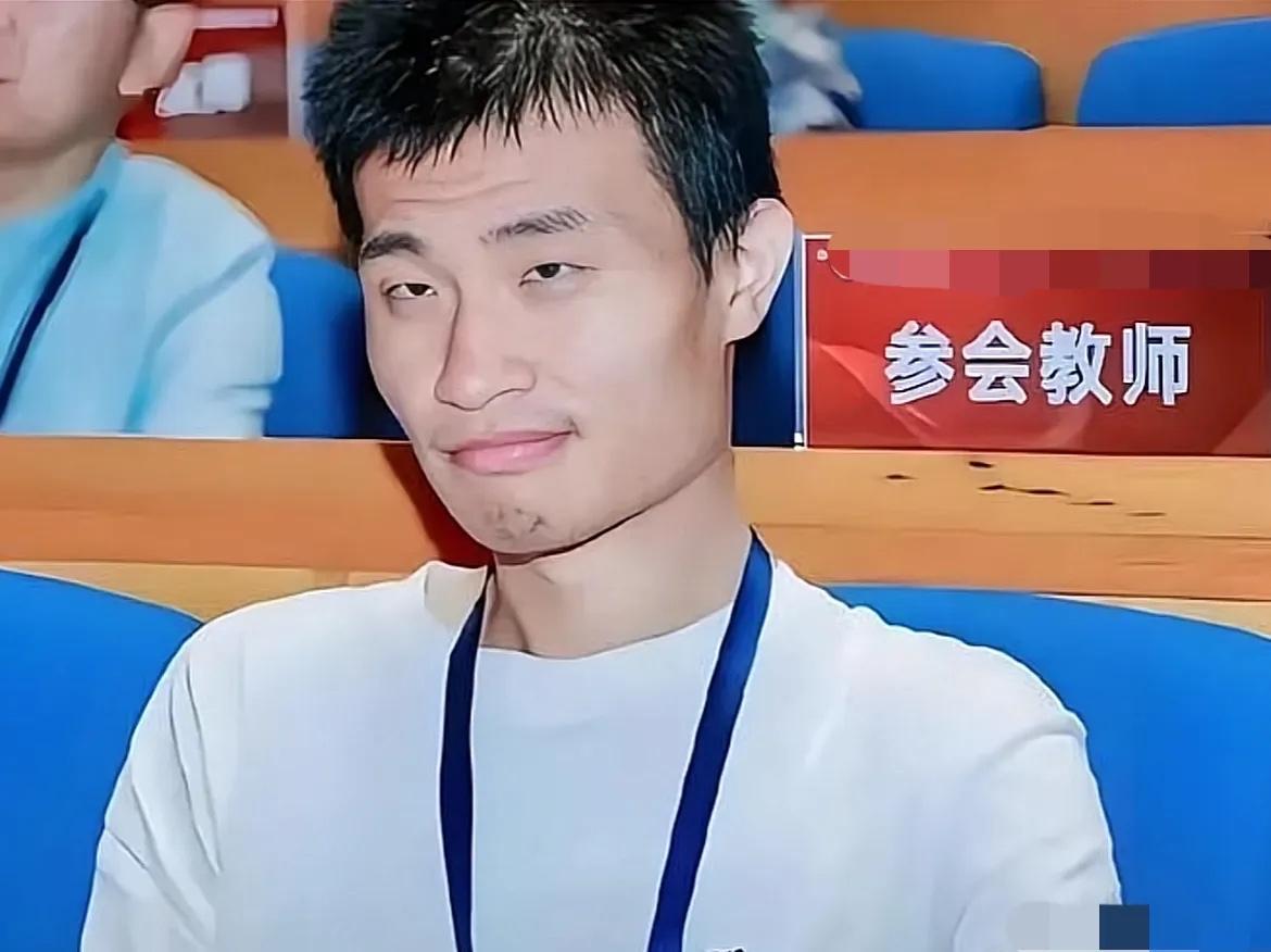 你支持韦神注销账号吗？？？？
6月4号韦东奕韦神在社交平台上开通了个人账号，并且