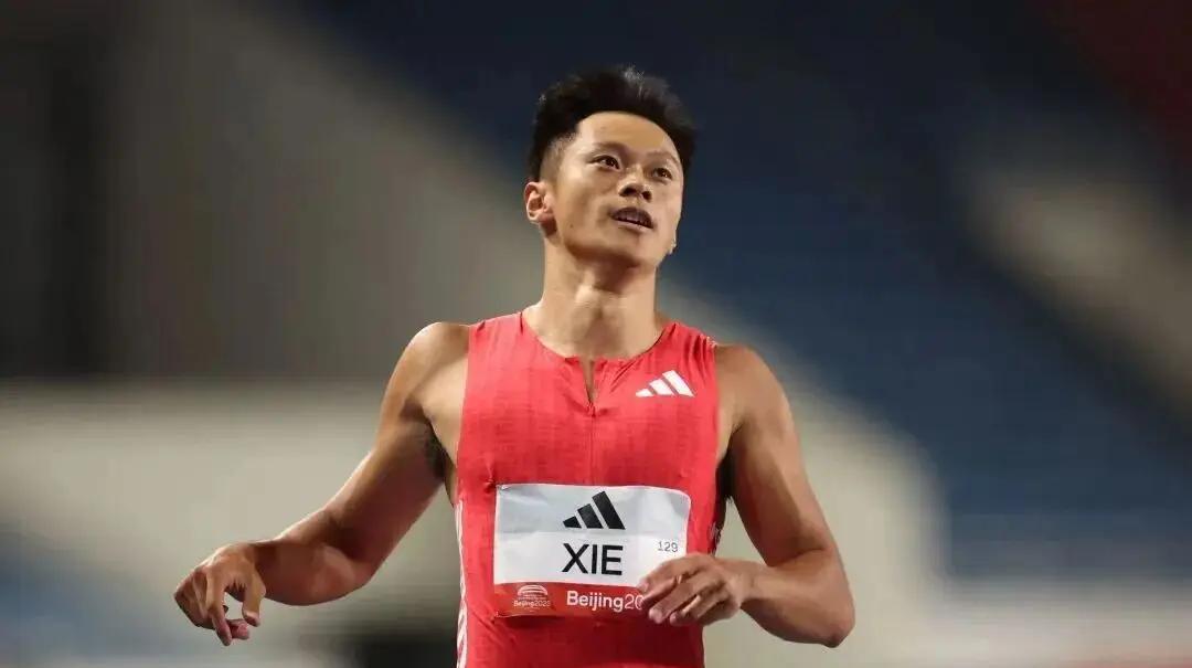 中国田径队首批19名队员抵达东京，准备参加将于12日开幕的田径世锦赛，其中有几位