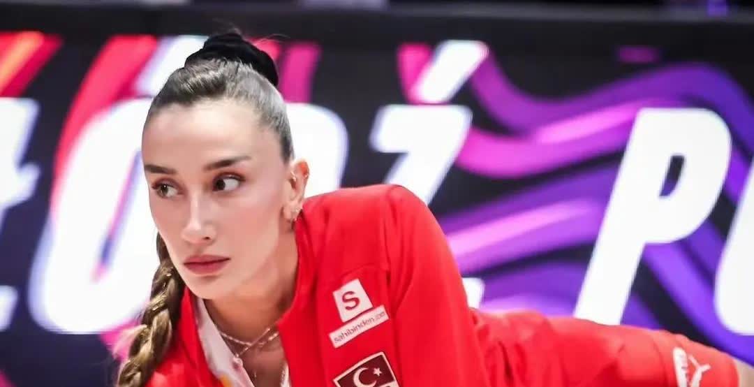 土耳其女排哭了，
实际上没有后悔药
本来土耳其打波兰一点问题没有
因为波兰