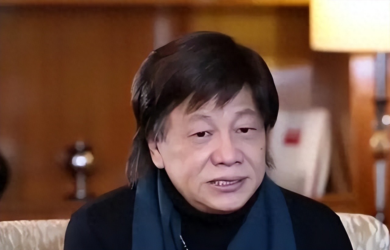 年龄差距下的坚实家庭：梁小龙遗孀如何独自面对人生重担