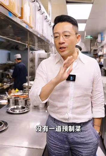 麻六记死守餐饮底线值得敬佩，成了行业天花板，中国食品业唉…
 
敢在用餐大厅电子