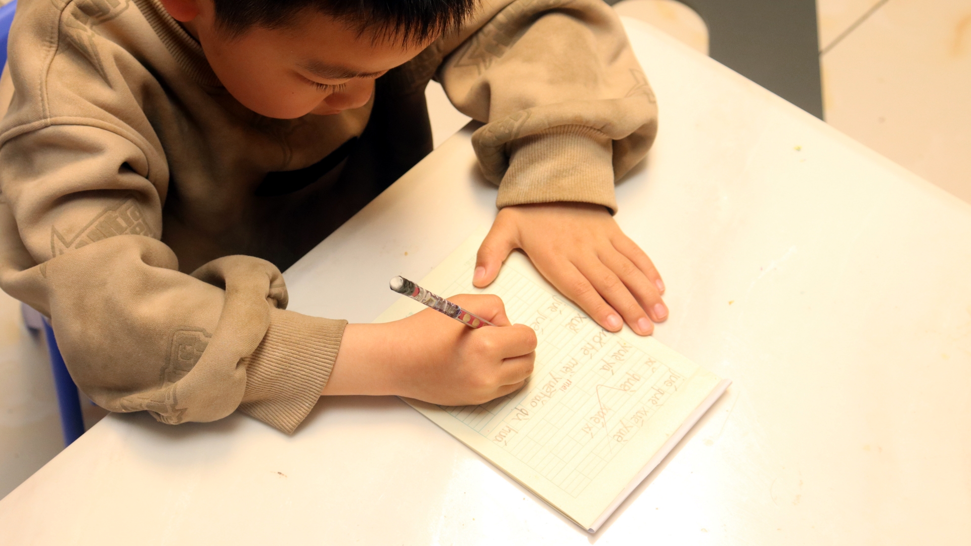 海尔天沐·中科护眼立式学习灯X30测评：“科学护眼”学习灯？