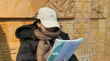 被央媒怒批，目不识丁、脑子空空，难怪郝蕾说演员有门槛！