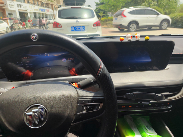 关于2023款威朗peo乐享版
第一，油耗高。市区8.7，高速6左右。按我们当地