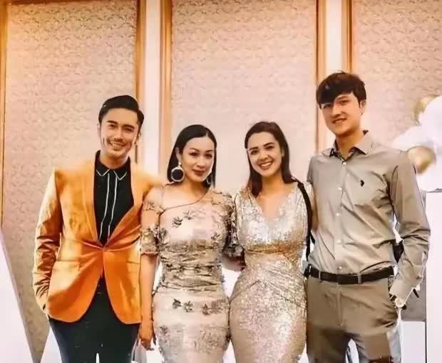 钟丽缇晒大女儿女婿合影，外国女婿个头超高，张伦硕42岁就当岳父了……

张伦
