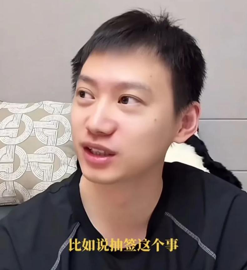 前国乒球员周雨直言澳门世界杯可能有啥事情，还说不是太好事，跟抽签有关。
周雨啊周