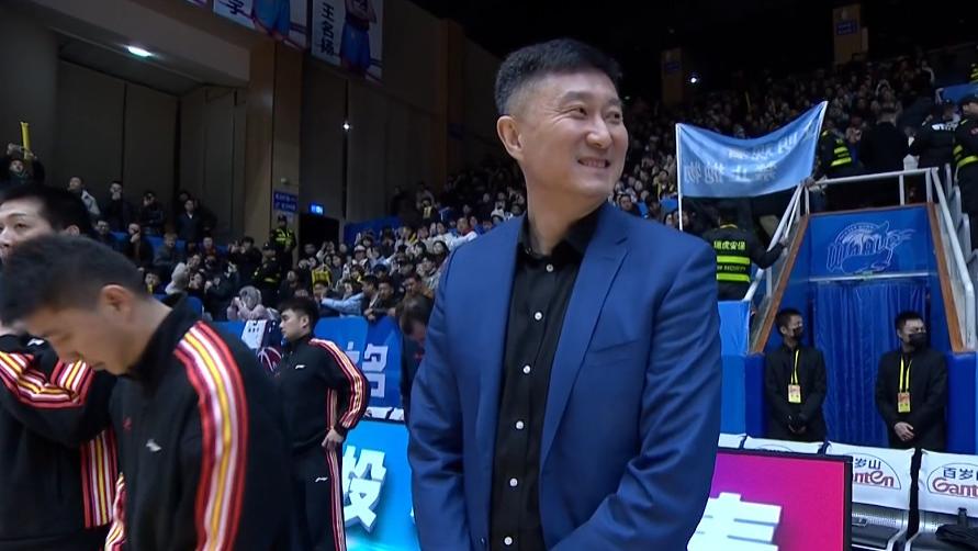 杜锋不整活！广东28分大胜四川，5人满分，胡队全面复苏徐杰却糟透了