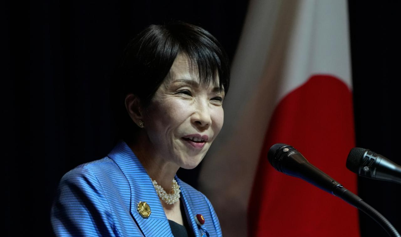 【日本首相扬言“武力保台”，被中方警告后，日政府改口：涉台立场没变】
高市早苗果