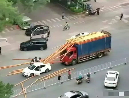 这场面惨不忍睹，触目惊心