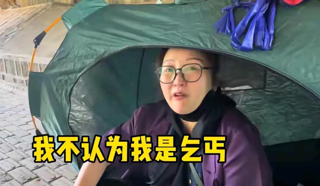 53岁东北大姐流浪上海，曾是老板娘 负债百万成黑户，如今睡在桥洞