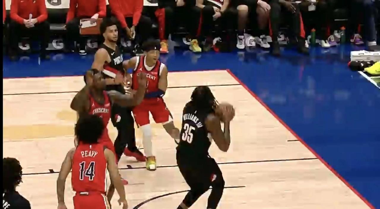 阿夫迪亚锡安半场各自20+，杨瀚森首节2分钟后第二节没再上场，开拓者半场领先鹈鹕