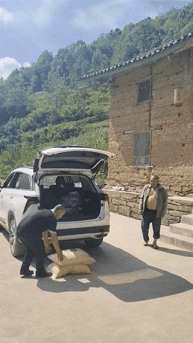 活也干了，
气也生了，
有点儿吃亏！