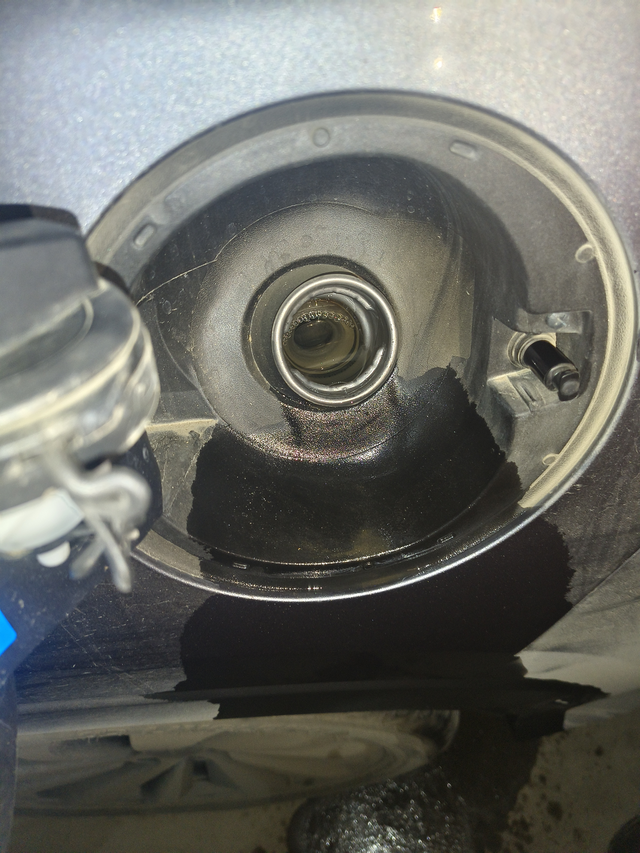 加满油油表不显示怎么办，熄火重启了也不显示，走颠簸路也没好