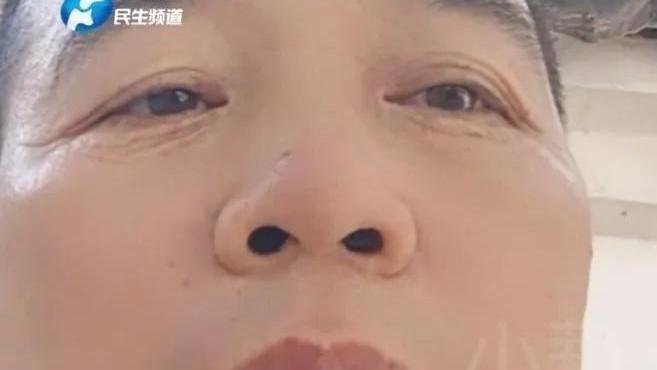 因家庭纠纷离家10年，父亲身亡后才回家，网友：为钱来的吧？
