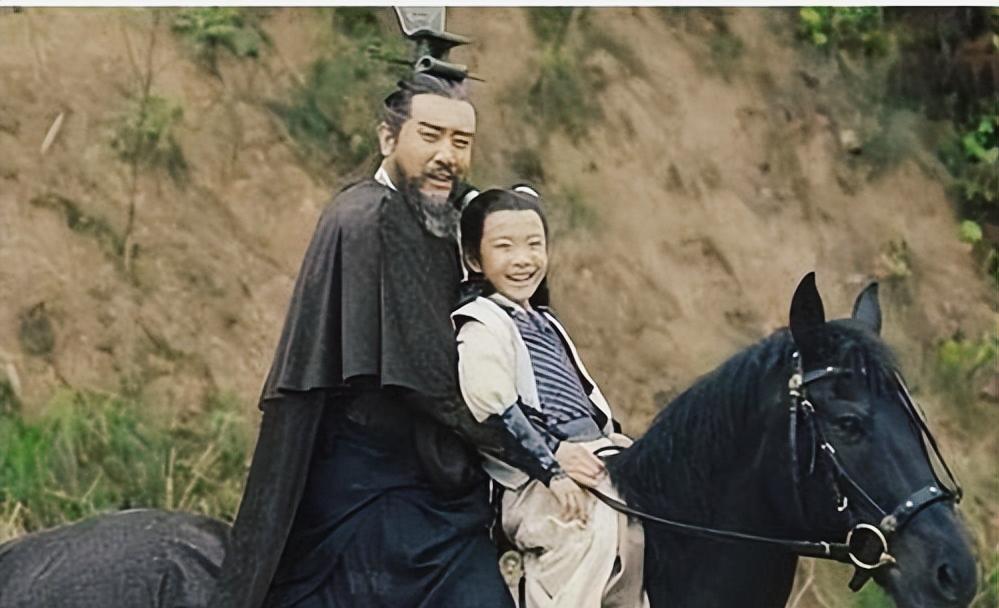 公元208年，13岁的曹冲逝世，曹操下令诛杀周不疑！



赤壁惨败的阴影尚未消