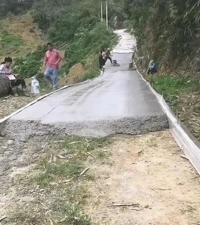 为什么修路的时候一根钢筋都看不见，是不是节约成本呀？