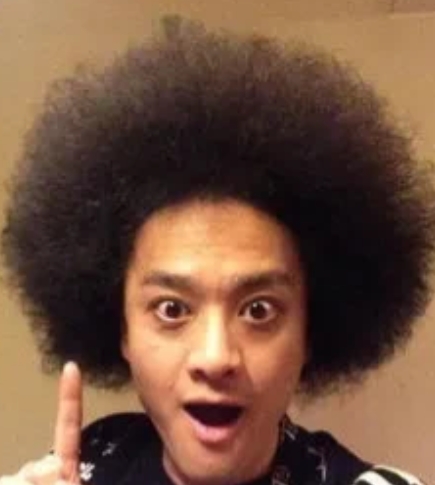 2017年，赵英俊曾于《甄嬛传》中曹贵人的扮演者传出绯闻，引发网友议论纷纷。次年