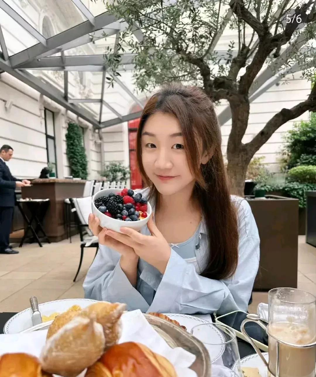 为什么说乒乓球运动员是最幸福的人，
看看陈梦的早餐就明白了，
其他运动员都在控制