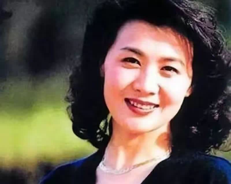 她是陈道明挚友，曾爱上大自己25岁的焦晃