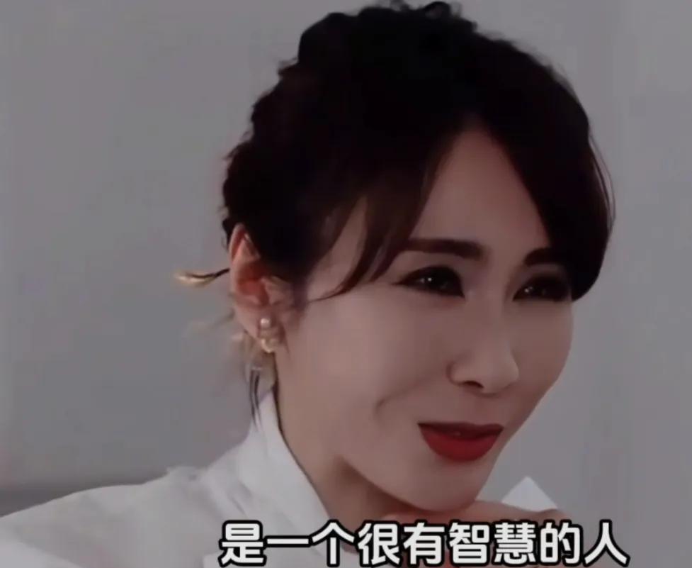 黎姿：“我觉得我老公是一个很有智慧的人，我去滑雪的时候断掉了十字韧带，回香港的时
