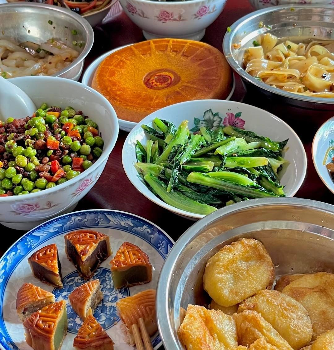 今年双节不回婆家，
在婆家不受待见，
还是少回去的好，
因为在婆家本来就是客人，