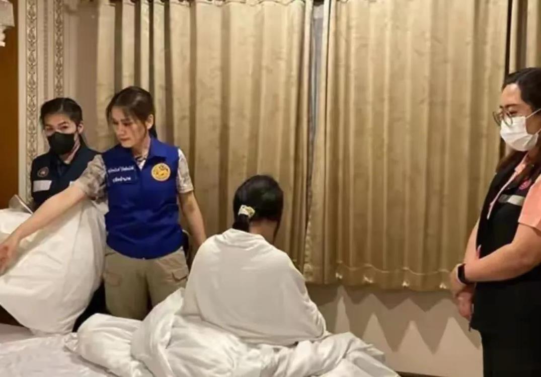 缅甸15岁女孩扫黄被抓，10月2日晚上，泰国清莱县接群众举报，警方突击搜查了一家
