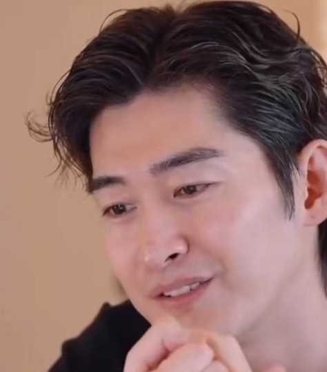 张翰上线，发福了、沧桑了、状态稍显疲惫。
常青不败的偶像剧霸道总裁专业户，开始有
