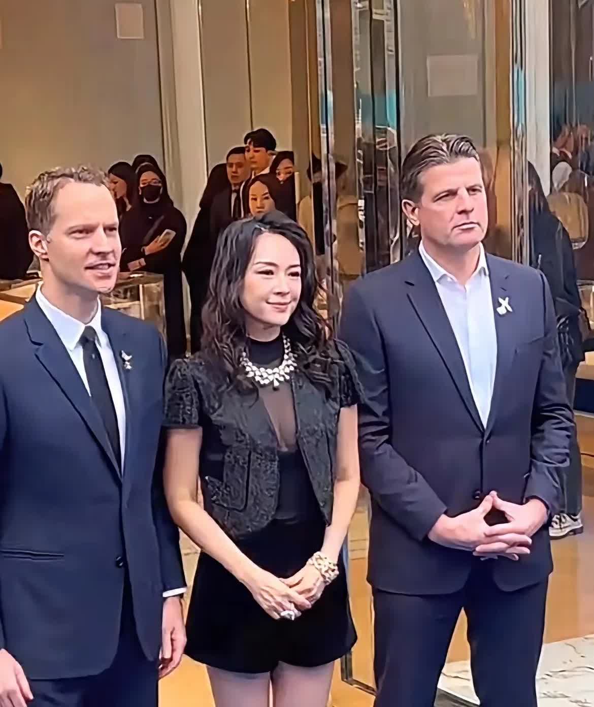 万万没想到章子怡已经老成这个样子了！
难道拥有一桩幸福圆满的婚姻竟如此重要吗？
