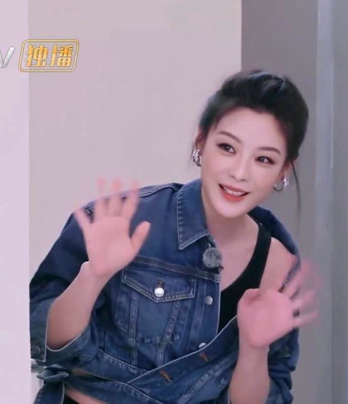 浪姐预告的师姐君来啦（这期只有片尾预告两个镜头）