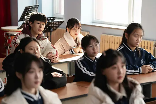    看到《三人行》的结局只能用震撼形容。当我以为未来从23集开始已经朝着既定的