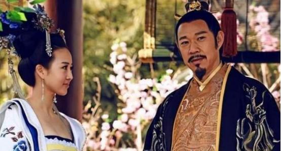 一天，李世民笑眯眯问妹夫薛万彻：“听说你与公主结婚数月还未同房？”薛万彻说：“公