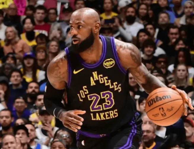 詹姆斯-沃西评价湖人说道：“今晚的胜利是由勒布朗·詹姆斯带领的：勒布朗的助攻、得