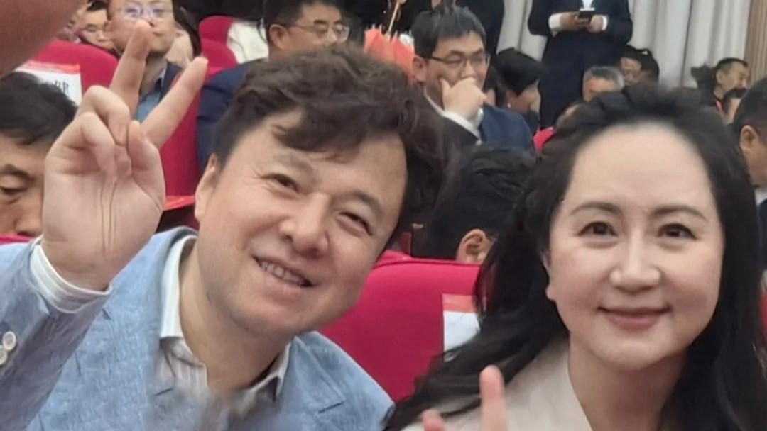 孟晚舟现身成都七中校庆：优雅与爱的传承