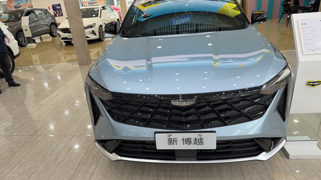 蓄电池亏电
你们的蓄电池经常亏电吗，我去年刚买来没几天就亏电，现在经常亏电