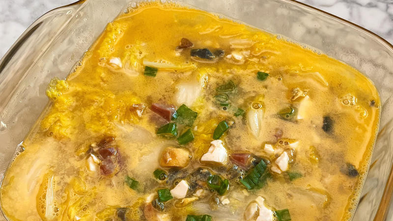 火腿娃娃菜皮蛋：一锅奶白童话，把冬天煮成温柔汤