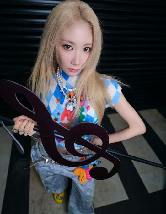 乃万N5已单曲循环N遍，退出键在哪我真不知道！旋律抓耳又有态度，歌声里全是真实感