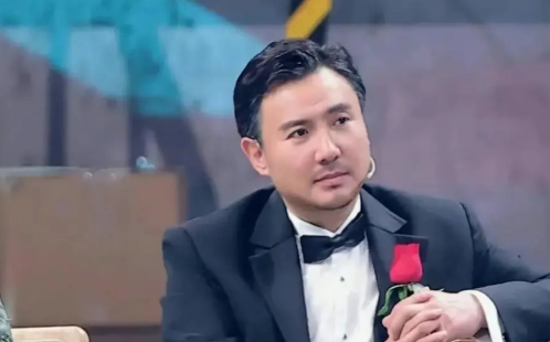 沈腾为什么不参加《王牌对王牌》？
最新一季的《王牌对王牌》，
导演依旧是吴彤。