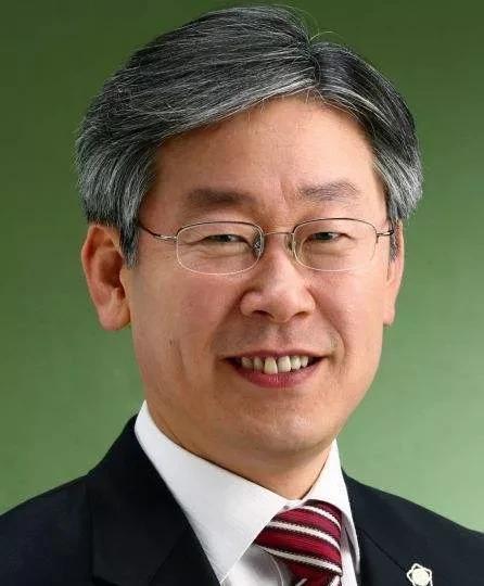 延期审判：如悬顶“利剑”让李在明“犯罪嫌疑人”身份伴随整过任期
韩国法院近日宣布