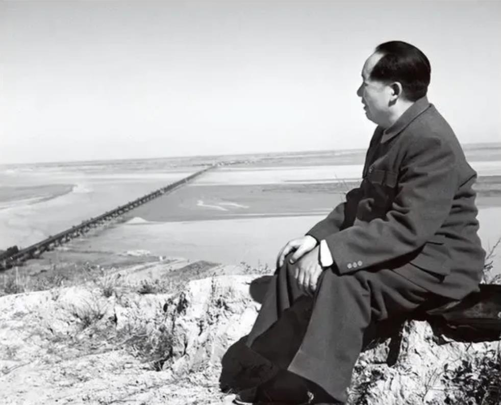 1962年，毛主席听说印度派来杰特联队，想在战场上翻盘。他脸色一沉，语气严厉：“