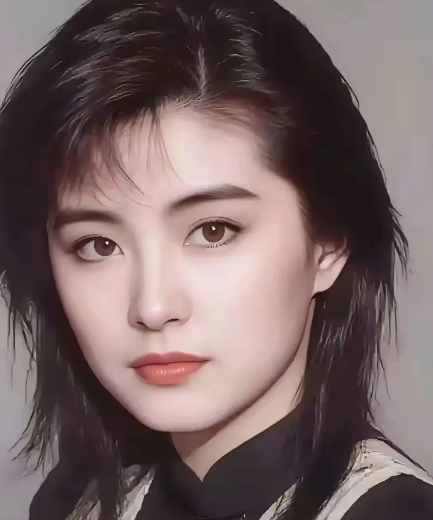 她是娱乐圈绝美的女神，朱琳在她面前也黯淡无光，美貌，气质，霸道，演技，都是一流，