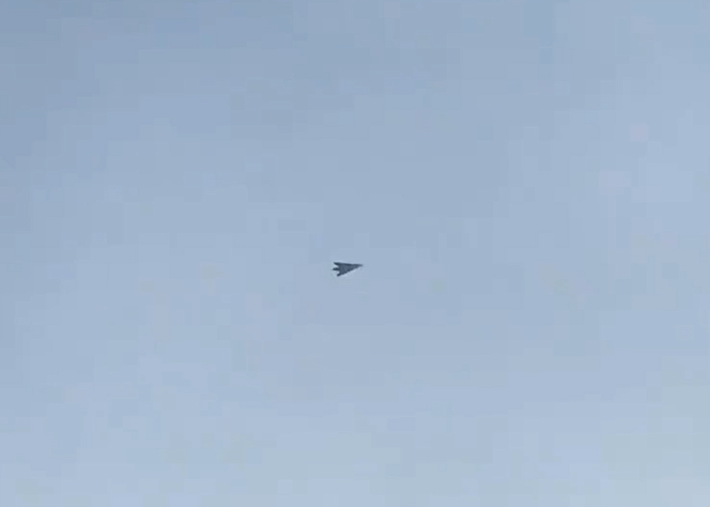 成飞六代机高调试飞同时，攻击-11隐形无人机也开始上新，看来一大批新装备正在赶时