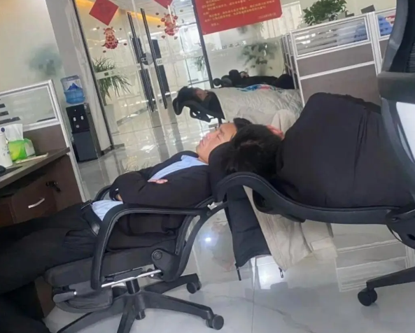 午休突然想上厕所，我该如何委婉的表达，