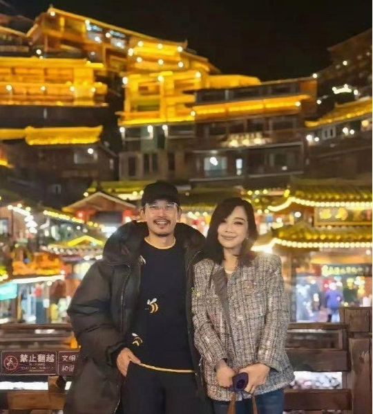 这俩演员竟然夫妻！我追了十多年的剧，居然没看出他们是夫妻！ ​​​

