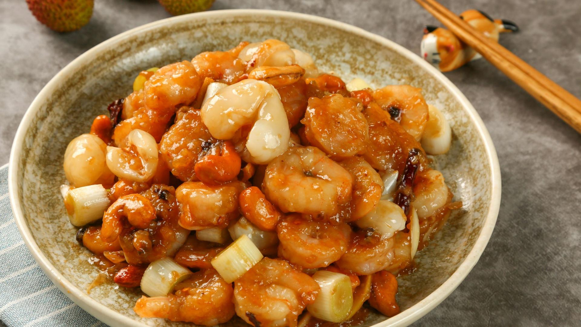 家常美味轻松做——宫保虾球
